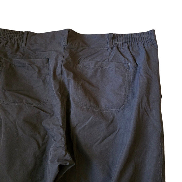 Kirkland Ladies Travel Crop Pant - Picture 4 of 6